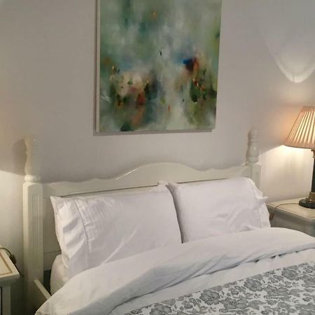 Beautiful 1Br Apartment In Historic St Aubin House Exterior foto