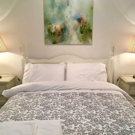 Beautiful 1Br Apartment In Historic St Aubin House Exterior foto