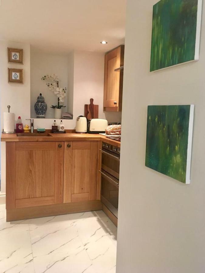 Beautiful 1Br Apartment In Historic St Aubin House Exterior foto